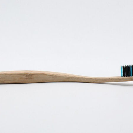 Экологичная бамбуковая зубная щетка