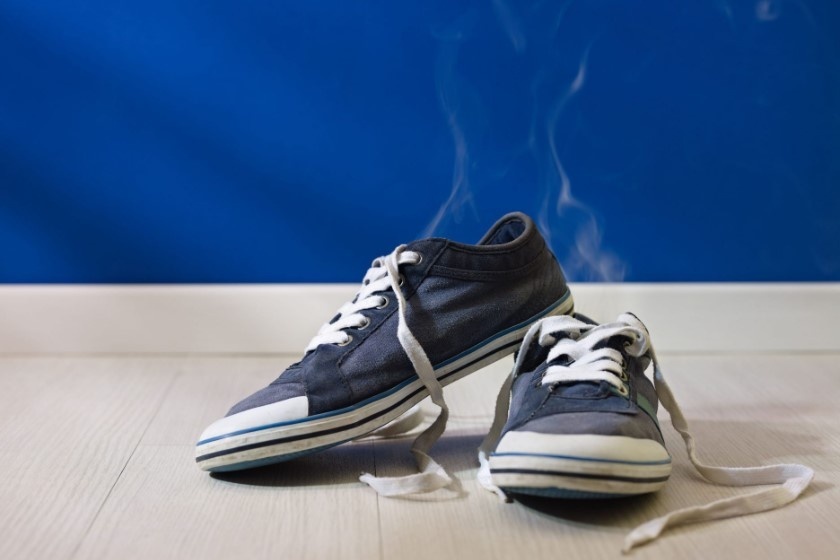 Как избавиться от неприятных запахов в обуви